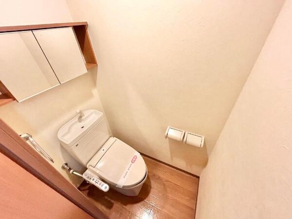 トイレ(シャワー付トイレ)