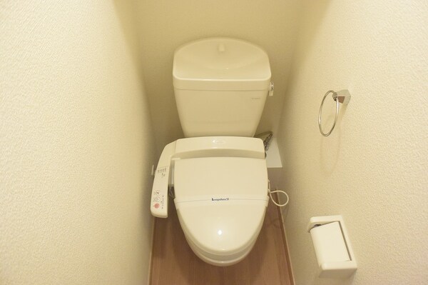 トイレ(温水洗浄便座です)