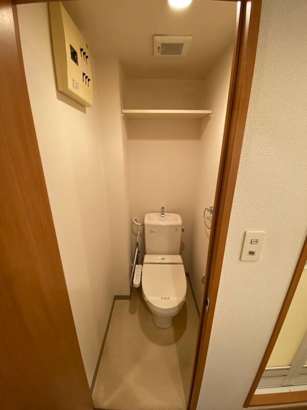 トイレ(※写真は反転タイプのものになります。)