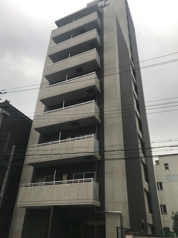 物件外観写真1　(落着いた感じの)