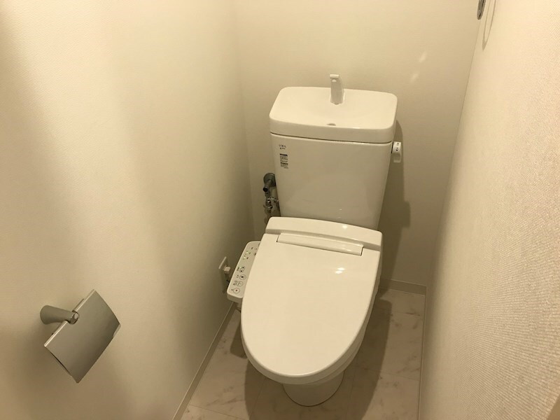 物件内観写真2　(温水洗浄便座付)