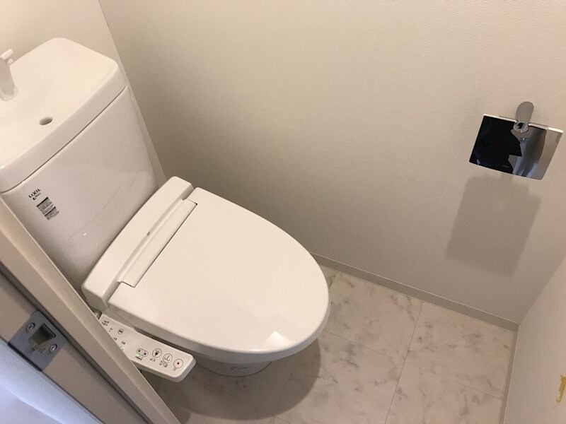 物件内観写真12　(温水洗浄便座付)