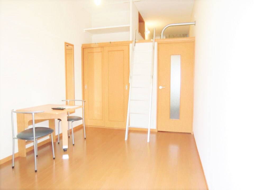 物件内観写真4　(同タイプ物件の為、形状や間取寸法、色調等が実際とは異なります)