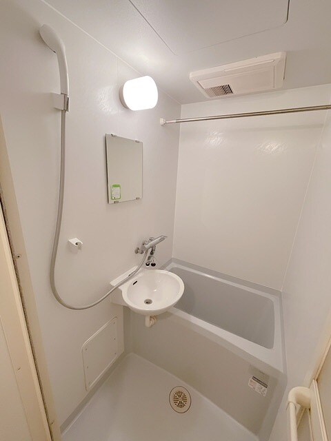 物件内観写真5　(同タイプ物件の為、形状や間取寸法、色調等が実際とは異なります)