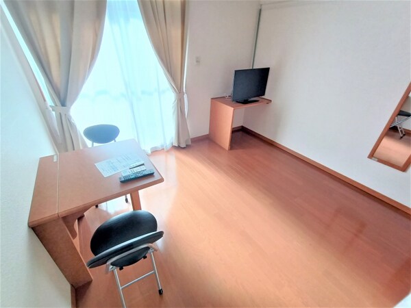 リビング(家電・家具設置有のお部屋です。)
