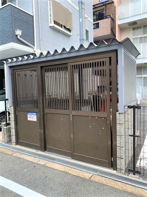 物件内観写真13　(ゴミ置き場)