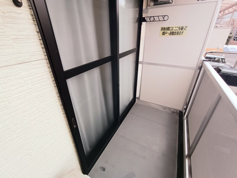 物件内観写真11　(実際のバルコニーは仕様が異なる場合有り)