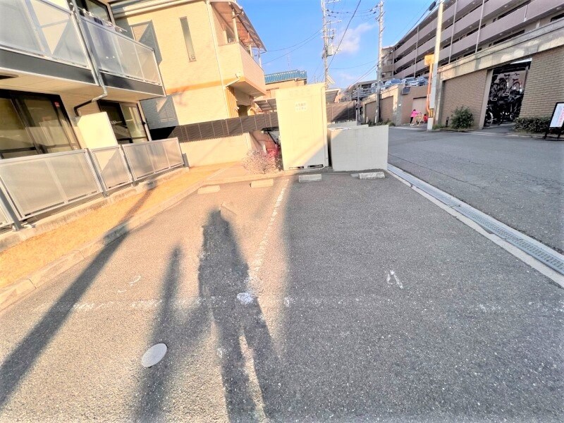 物件内観写真13　(駐車場は別料金となります。)