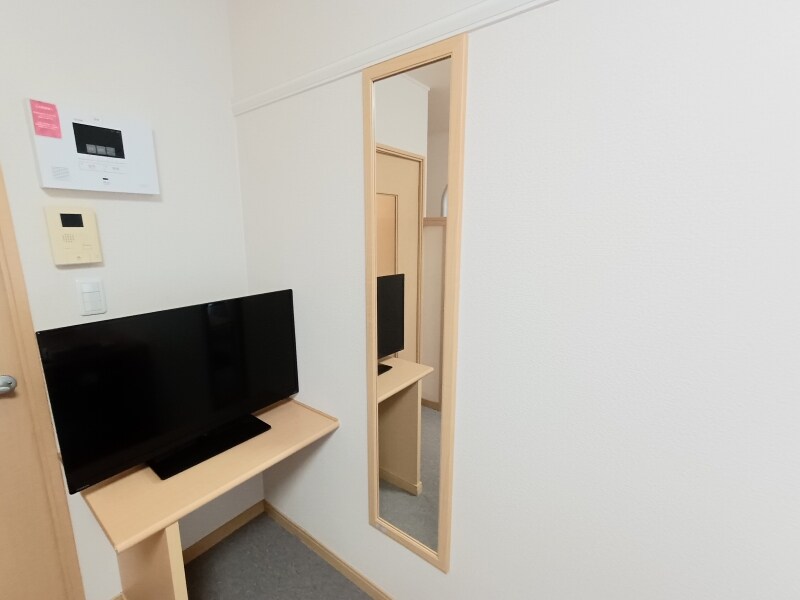 物件内観写真16　(姿見設置有です。)