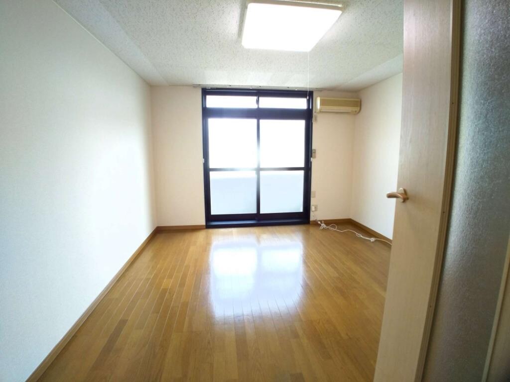 物件内観写真4　(写真と異なる場合が御座います)