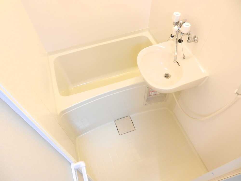 物件内観写真5　(快適なバスルーム)