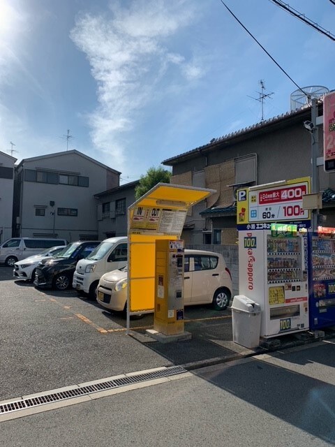 物件内観写真15　(物件横にコインパーキング有り)