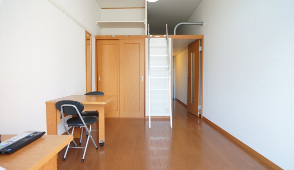 物件内観写真4　(明るいお部屋で憧れの一人暮らし。)