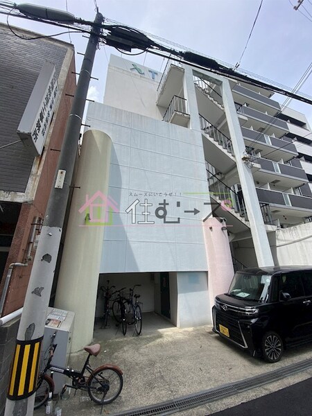 トラスティーコート外観写真