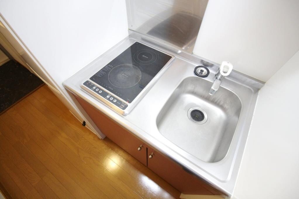 物件内観写真3　(２口の電気コンロ付きキッチン♪)