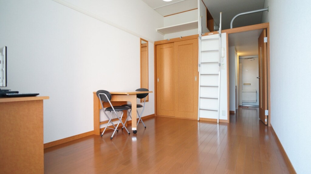 物件内観写真4　(高さもあり広々とした綺麗なお部屋です。)