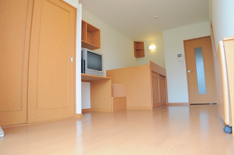 物件内観写真4　(1Fフローリング　２Ｆジュータンタイプのお部屋です。)