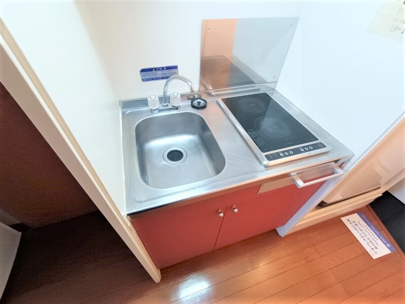 物件内観写真3　(コンロは２口コンロです。)