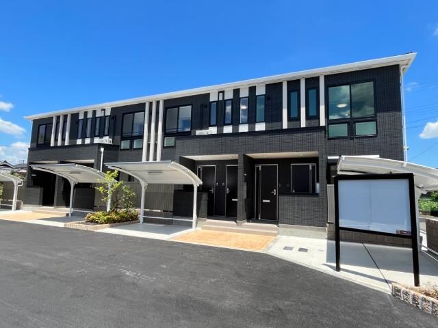 物件外観写真1　(外観写真（昼）)