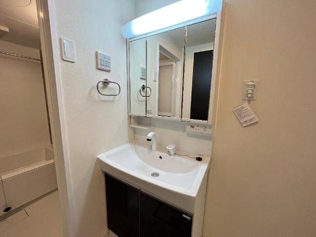 物件内観写真19　(洗髪洗面化粧台)