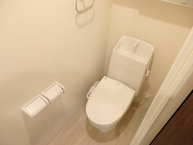 物件内観写真12　(シャワー付トイレ)