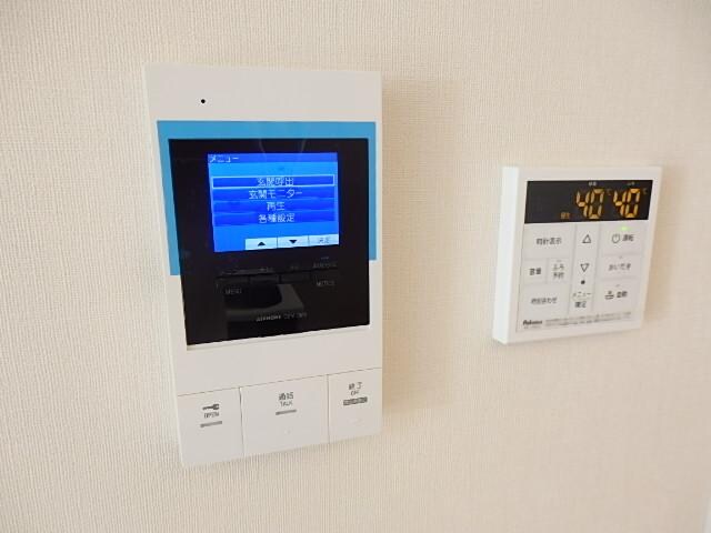 物件内観写真17　(カメラ付インターホン)