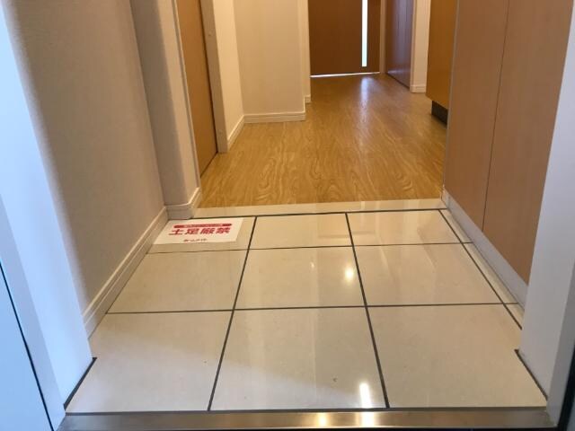 物件内観写真7　(玄関)