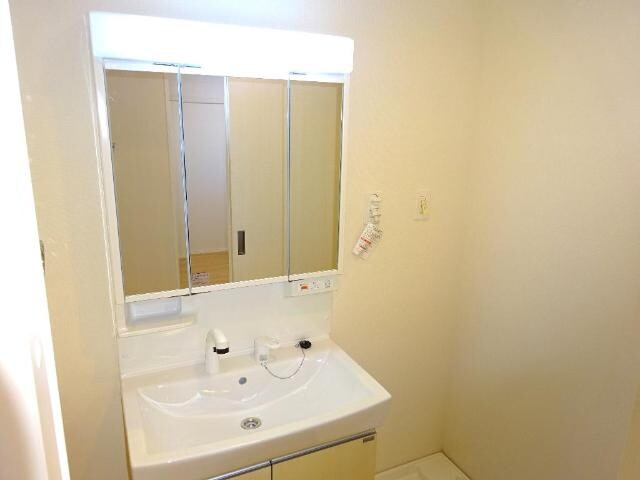 物件内観写真13　(洗髪洗面化粧台)