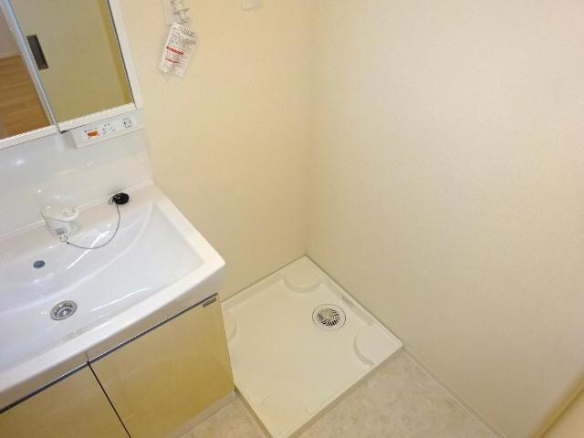 物件内観写真14　(洗濯機置場)