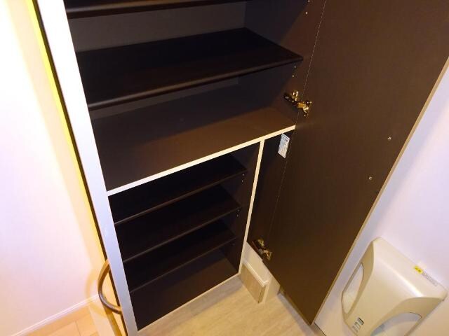物件内観写真20　(下駄箱)
