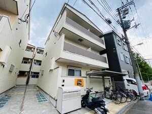 F maison　LORE 1番館外観写真