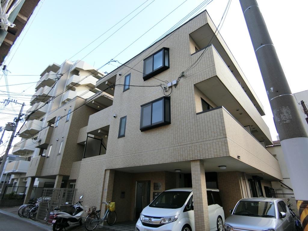 ファミーユ西館
