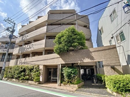 ルーブル都立大学外観写真