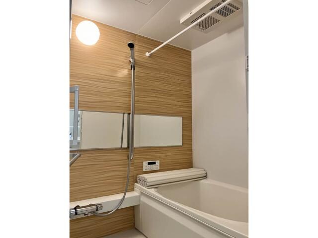 物件内観写真8　(追焚機能・浴室乾燥暖房で快適)