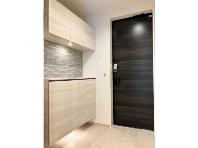 物件内観写真15　(足元にも照明有り！)