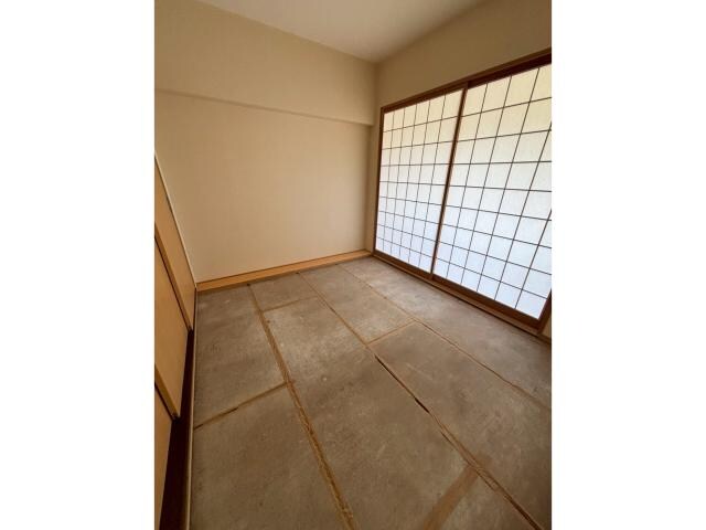 物件内観写真9　(和室はキッズスペースにピッタリ)