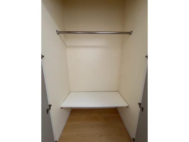 物件内観写真11　(布団や洋服などしっかり収納！)