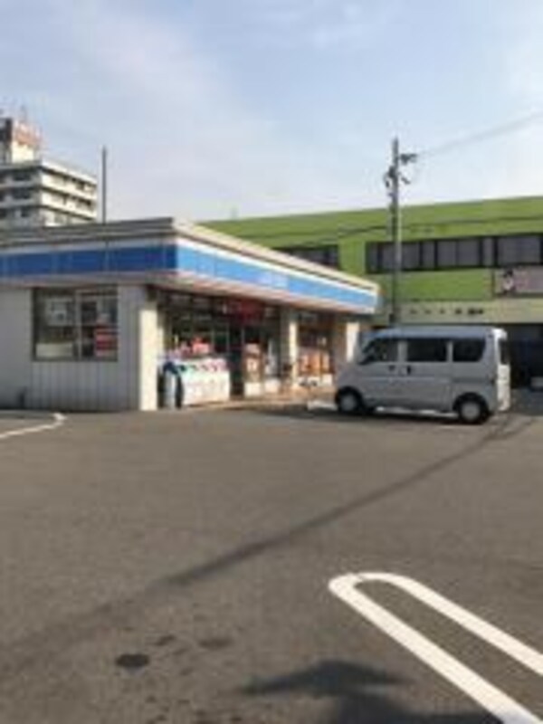 周辺環境(ローソン 川俣店 438m)