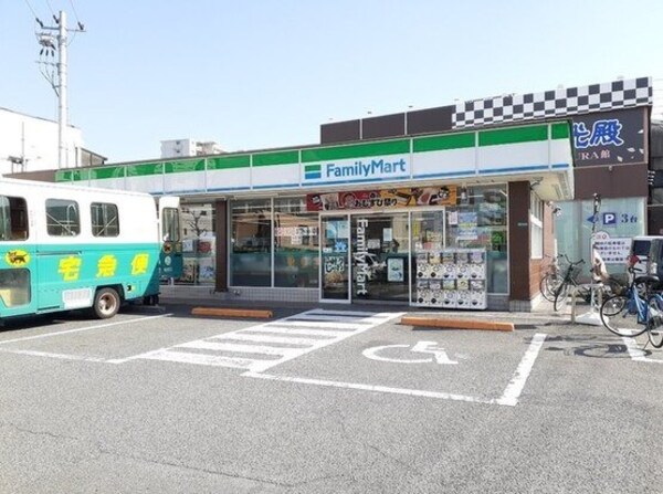 周辺環境(ファミリーマート瓜破東店様まで300m)