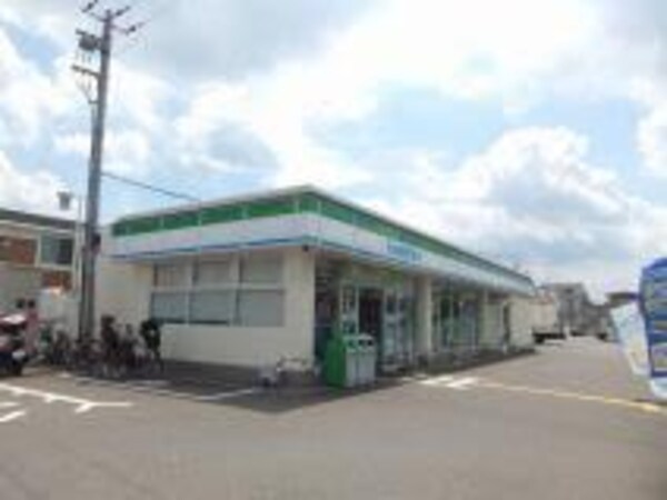 周辺環境(ファミリーマート 八尾太田新町店 774m)