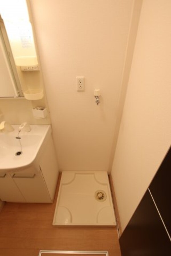 建物設備(室内洗濯機置場)