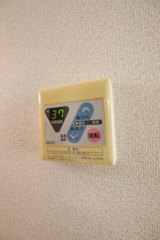 物件内観写真20　(給湯器)