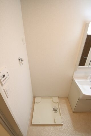 物件内観写真14　(室内洗濯機置場)