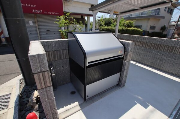 建物設備(敷地内ゴミ捨場)