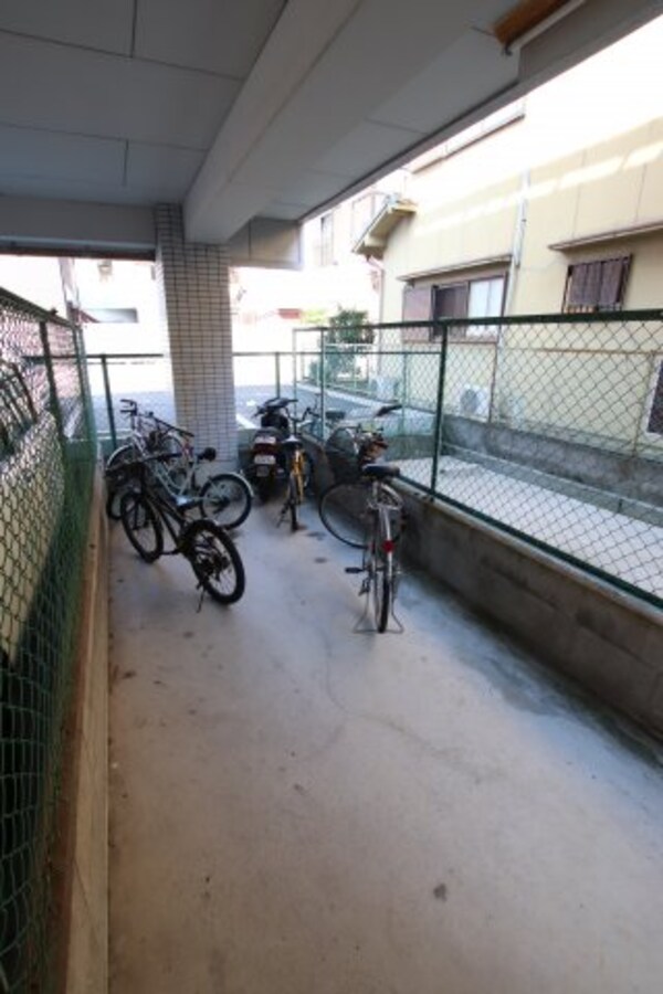 建物設備(駐輪場)