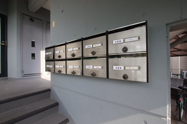 物件外観写真3　(集合ポスト)