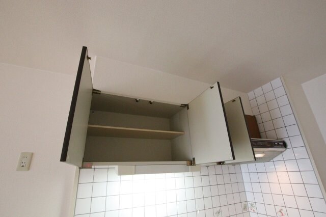 物件内観写真24　(吊戸棚)