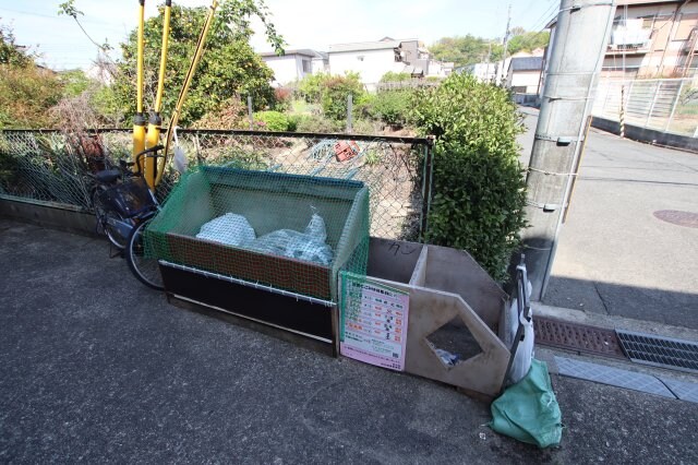 建物設備(敷地内ゴミ置き場)