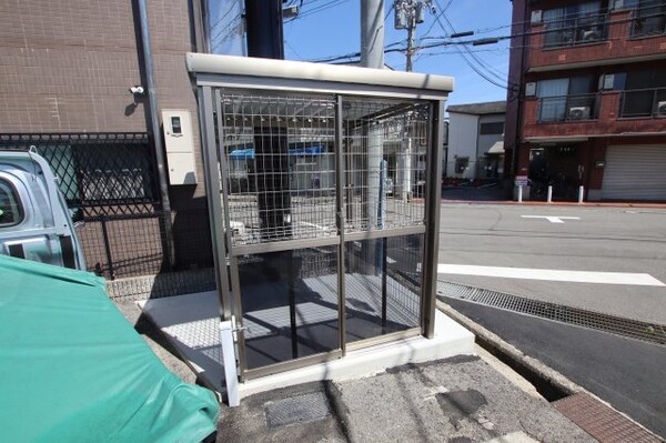 建物設備(敷地内ゴミ捨場)