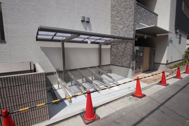 物件内観写真4　(駐輪場)